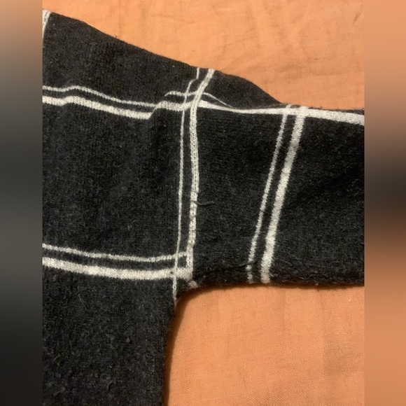 Madewell // Charcoal Windowpane Crewneck Sweater - Picture 10 of 10